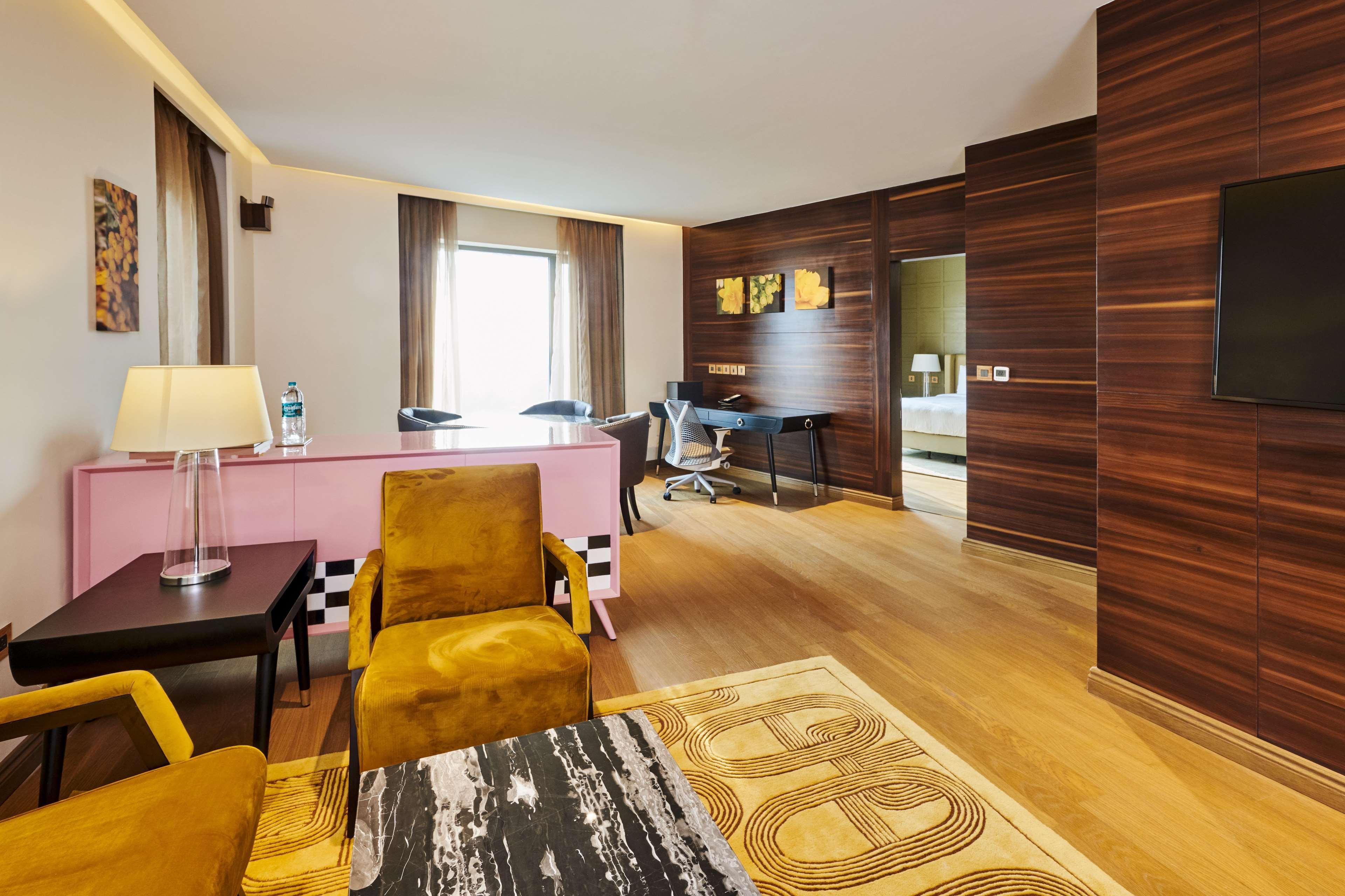 Hilton Garden Inn Lucknow Luaran gambar