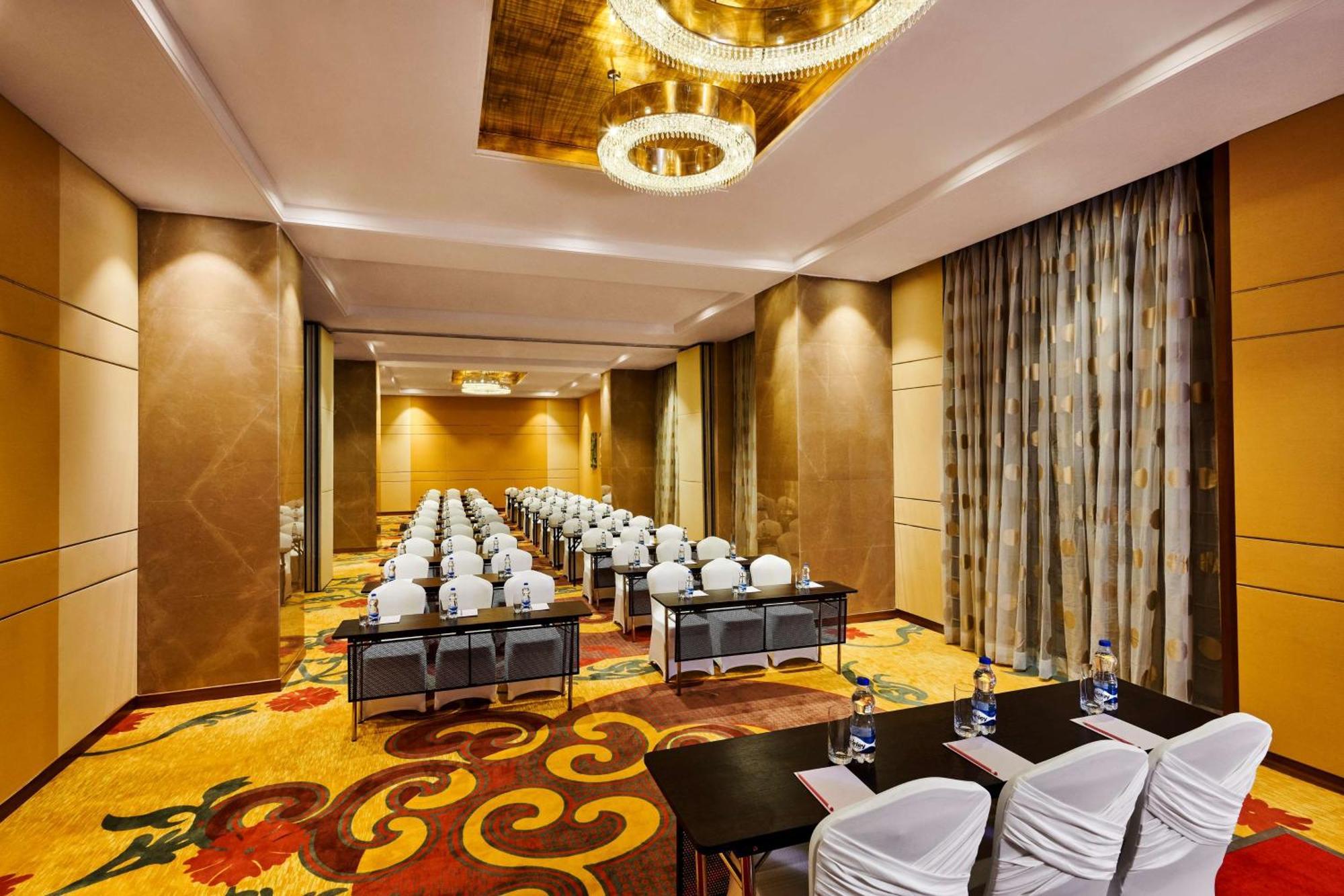 Hilton Garden Inn Lucknow Luaran gambar