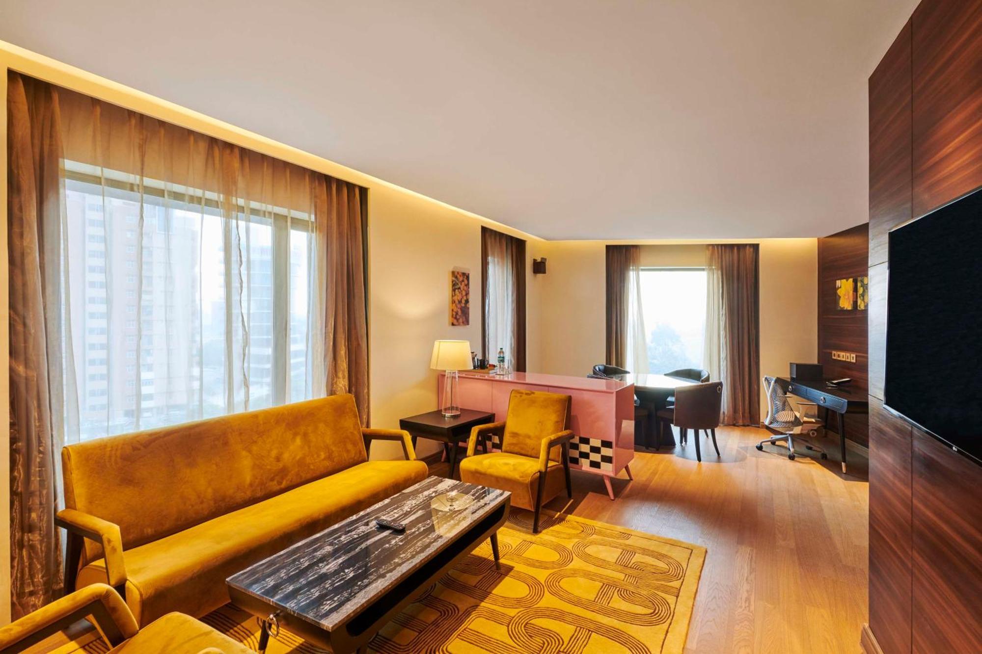 Hilton Garden Inn Lucknow Luaran gambar