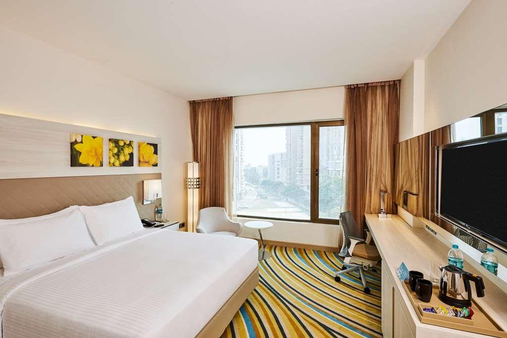Hilton Garden Inn Lucknow Bilik gambar